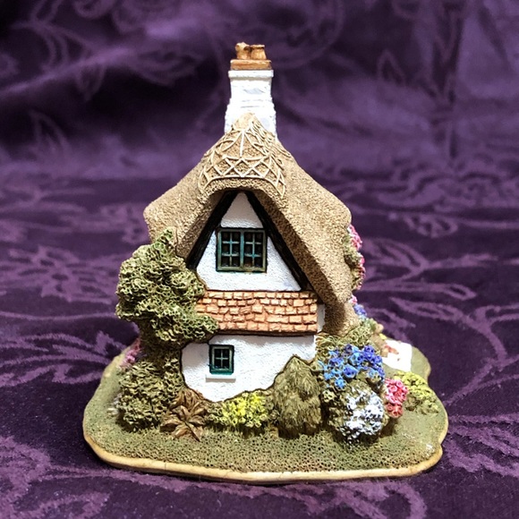 Lilliput Lane Tea Cosy Cottage, Sales Promotion - Picture 2 of 9